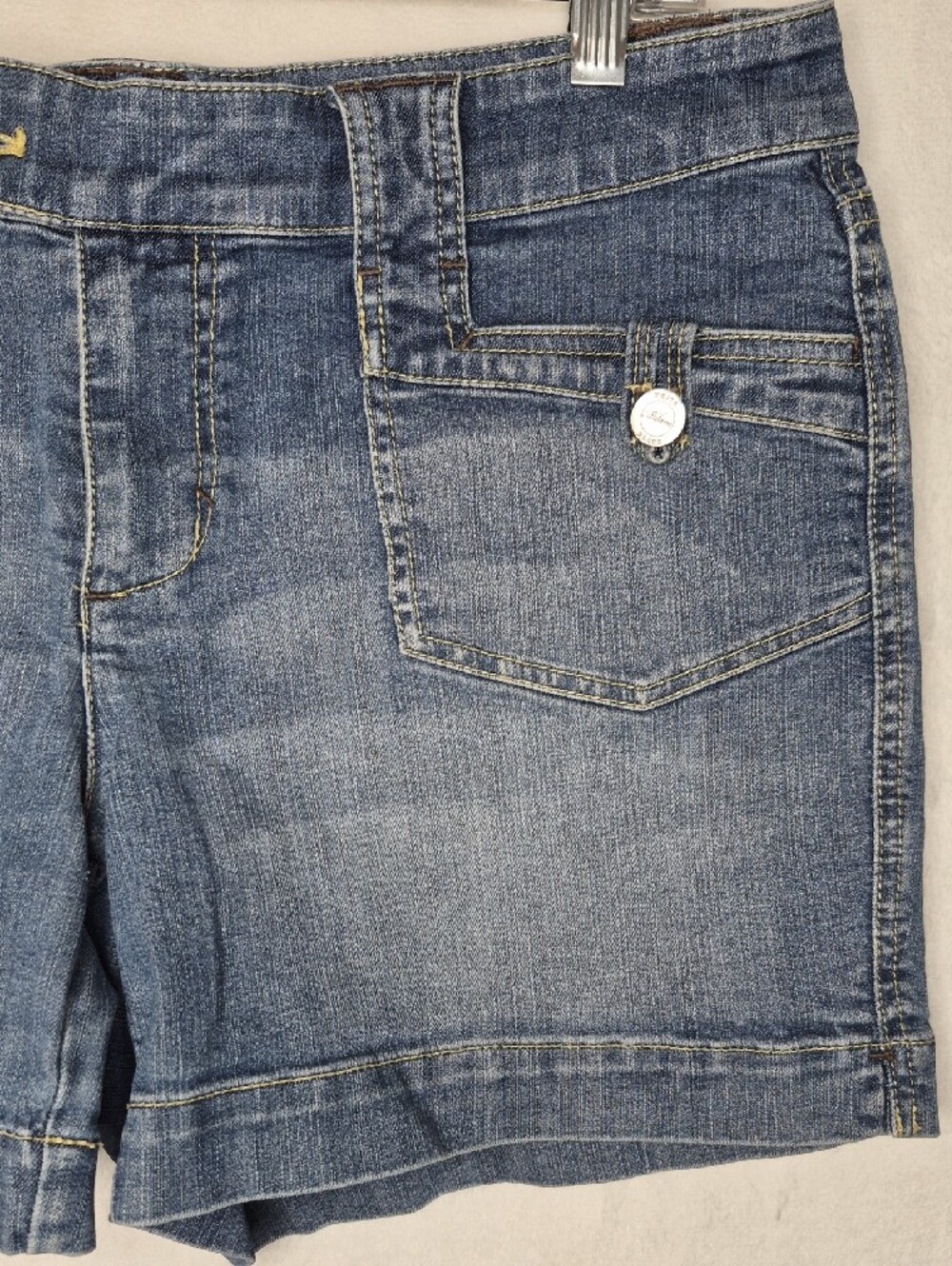 White House Black Market Blanc Denim Cargo Cuffed Shorts - Blue Size 8 - Picture 2 of 9